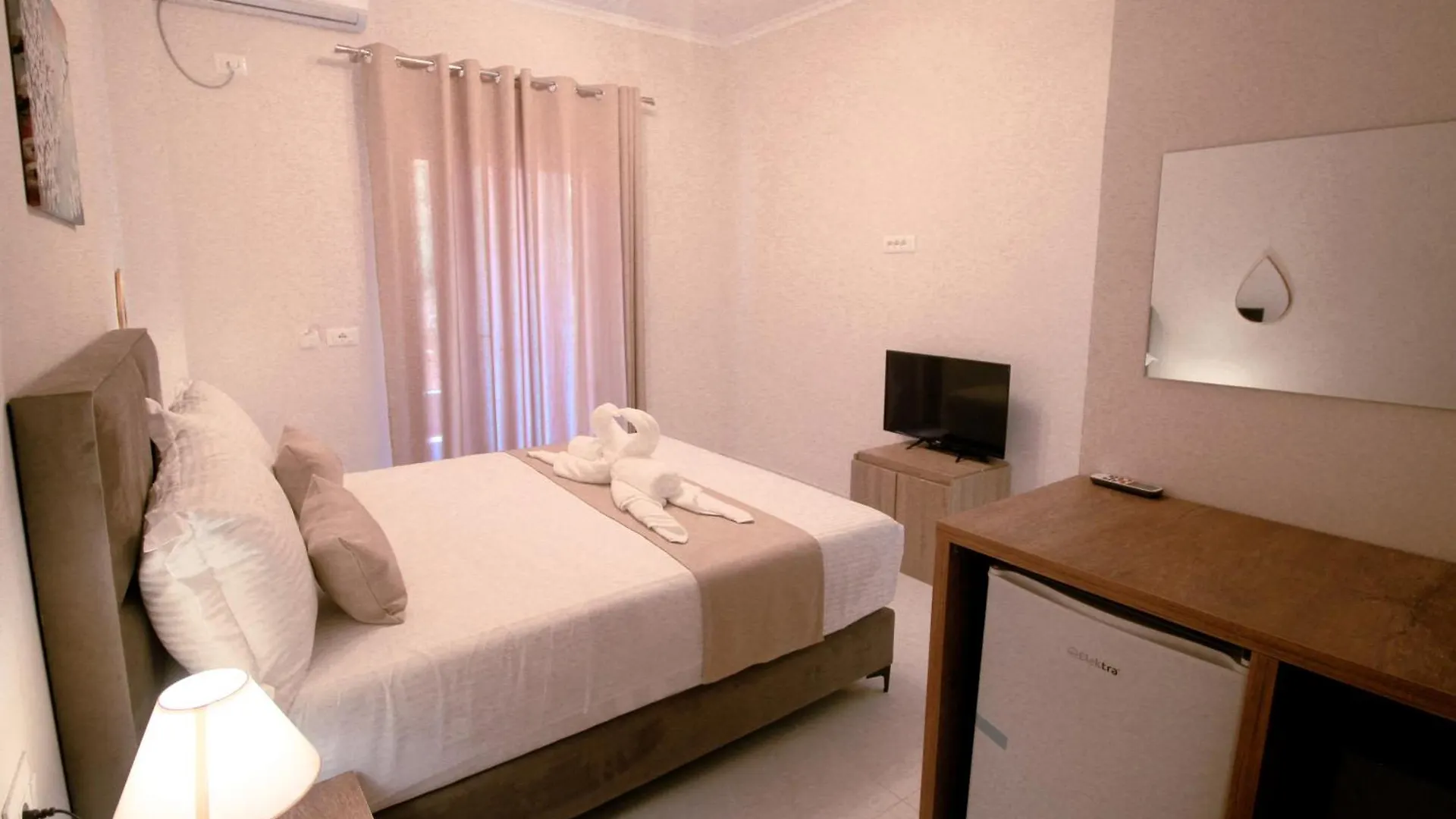 Gusto Di Casa Rooms Ksamil Otel